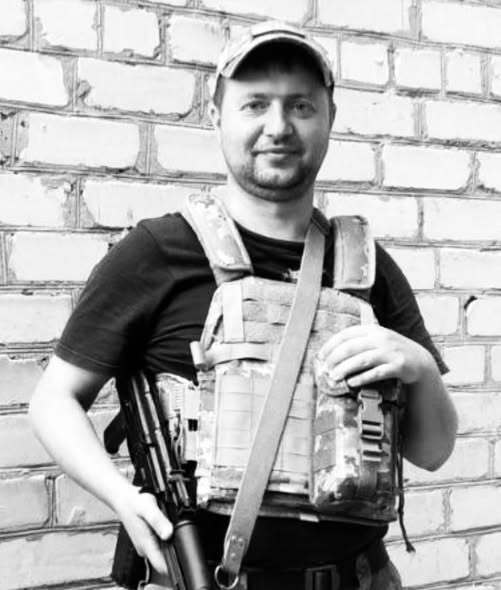 "Боль невосполнимой утраты": в Черкасской области попрощались с защитником, который погиб в Донецкой области. Фото