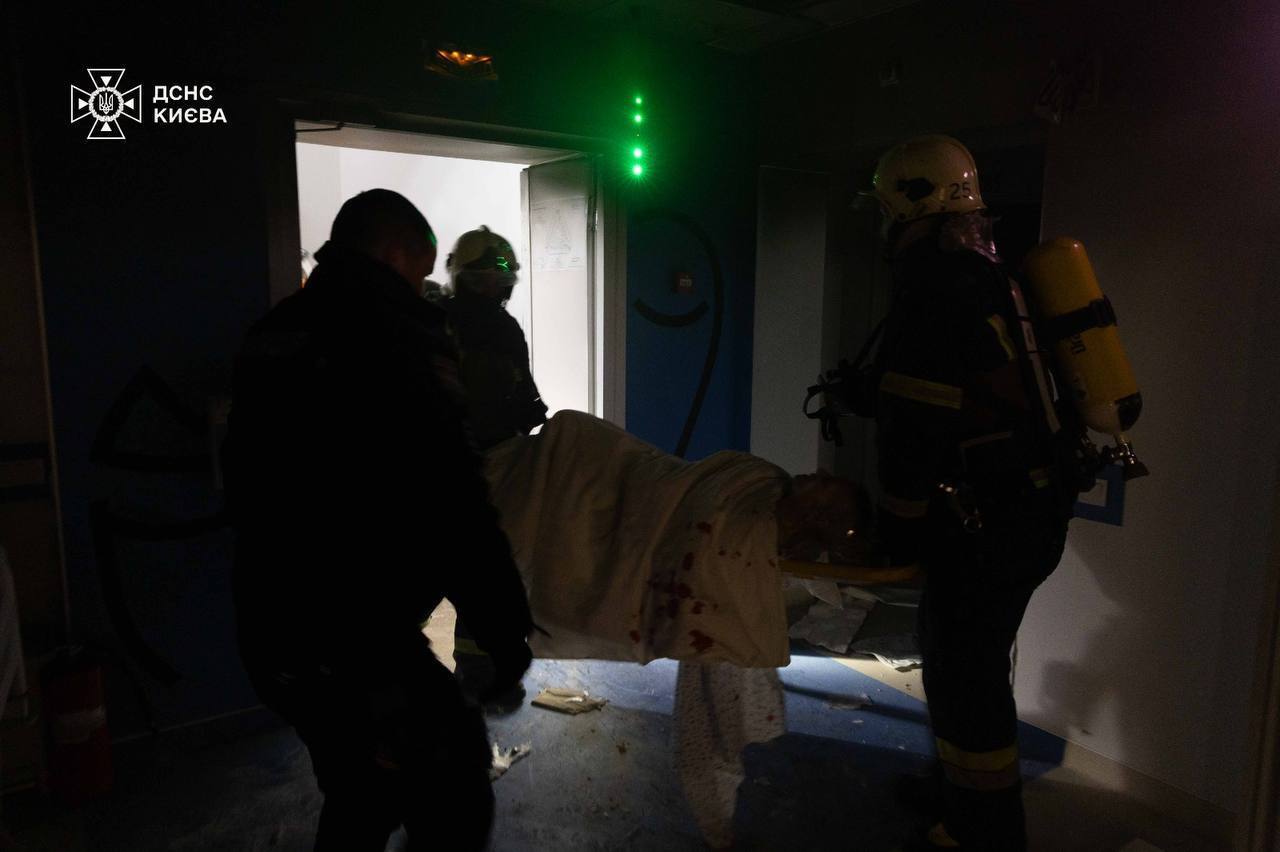 "ППО потрібно щодня": Зеленський відреагував на удар РФ по лікарні в Києві і звернувся до партнерів