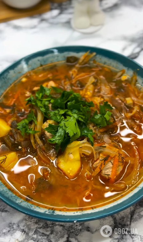 Классический наваристый борщ для сытного обеда: как приготовить без заморочки