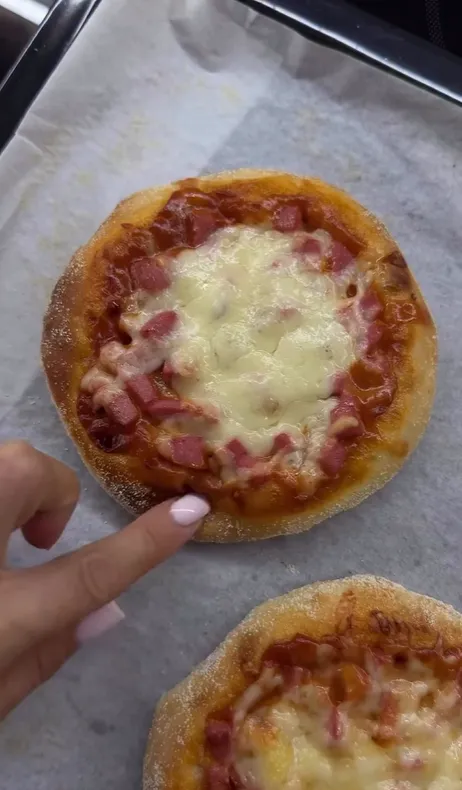 Как приготовить идеальное домашнее тесто для пиццы: не рвется и прекрасно пропекается