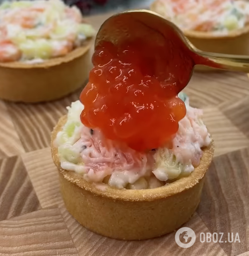 Тарталетки з червоною рибою: рецепт дуже смачної закуски за 2 хвилини