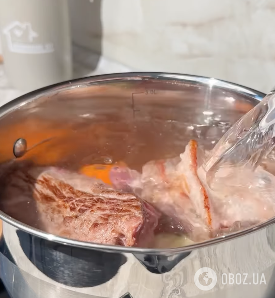 Автентичний український борщ із "димком", наче з печі: ділимося рецептом і розповідаємо, що додати