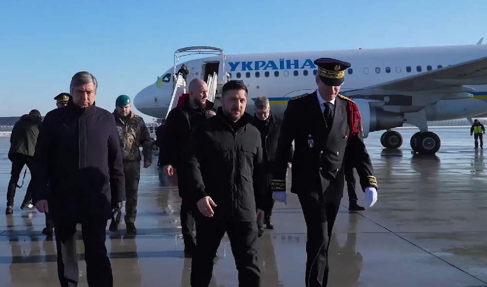 "Дипломатія і реальна допомога мають іти пліч-о-пліч": Зеленський у Парижі провів зустріч з Макроном і назвав ключові питання. Фото і відео