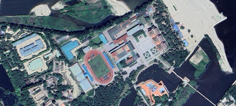 Поклонялись портрету Ким Чен Ына и "взрывали" Белый дом: что известно о лагере в КНДР, куда Россия отправляла украинских детей