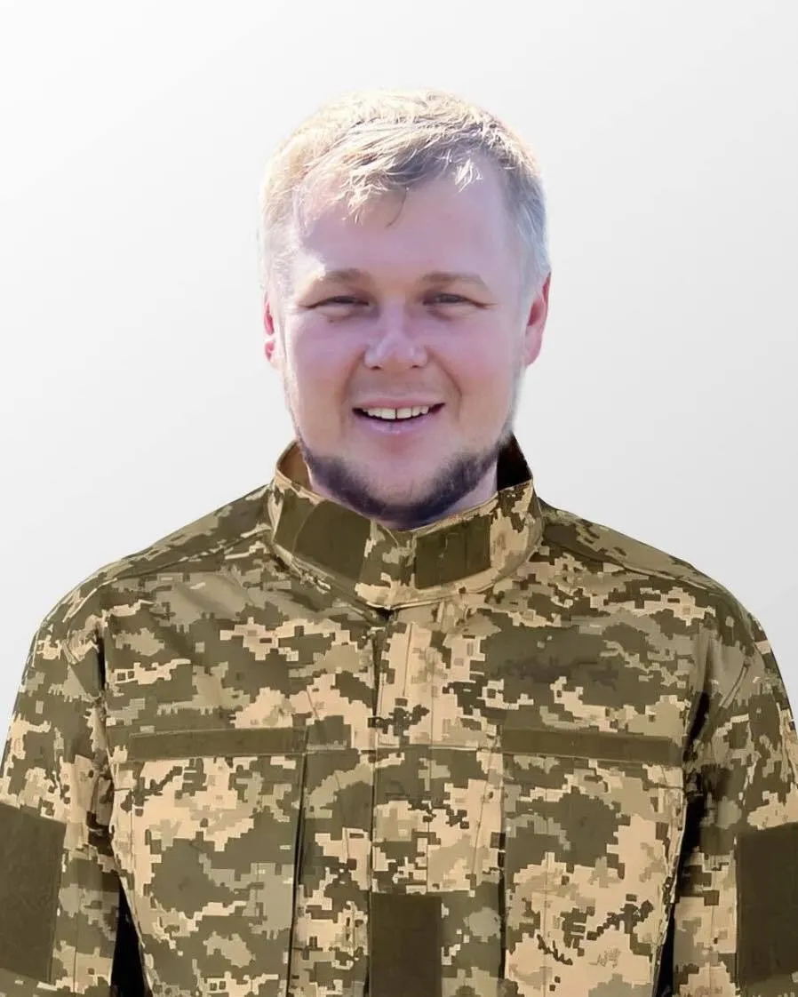 Без батька залишився маленький син: на фронті загинув захисник з Дніпропетровщини, нагороджений "Золотим хрестом". Фото