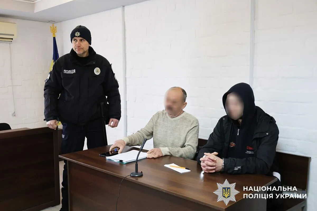 Оцінили в 10 тис. доларів: у Миколаєві поліцейські затримали матір та батька, які продали немовля