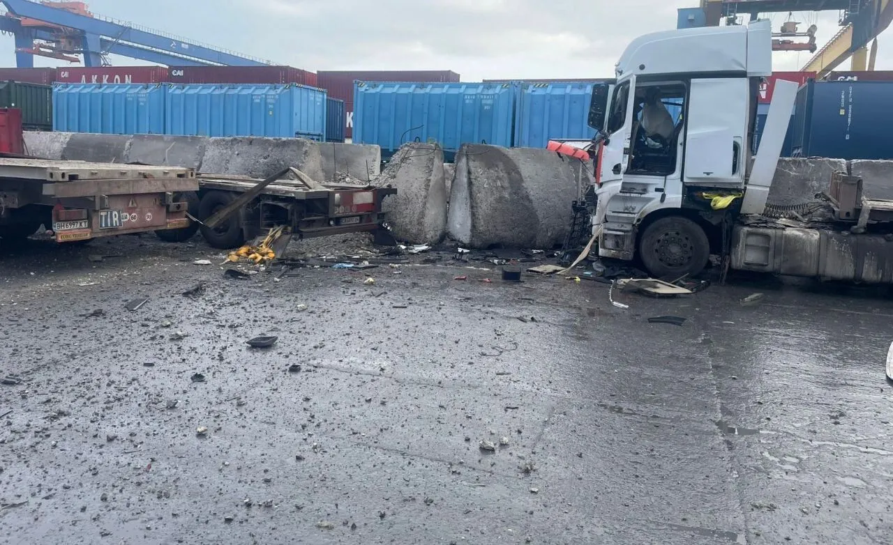 Россия нанесла ракетно-дроновой удар по портам в Одесской области: есть жертвы, пострадавшие и разрушения. Фото