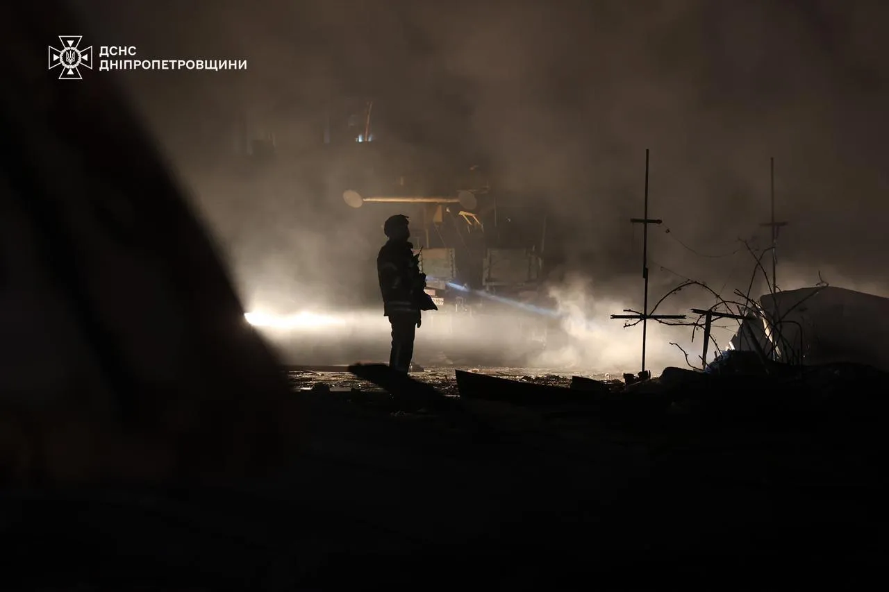 Росія атакувала дронами Дніпро: пошкоджено житлові будинки та навчальні заклади, серед поранених – діти. Фото та відео