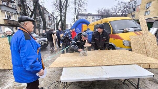 У Дніпрі оперативно надають допомогу мешканцям будинків, що зазнали пошкоджень 6 січня внаслідок ворожого удару