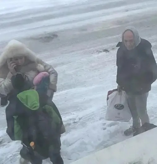 В українки, яка їхала з італійцем в автобусі, нещодавно на фронті загинув зять: що відомо про супутницю любителя "русского міра"