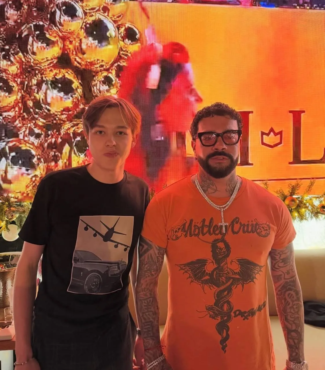 Подросток-"мажор", который тянул "русский мир" в сердце Киева, встретил Новый год с Тимати и флагом РФ