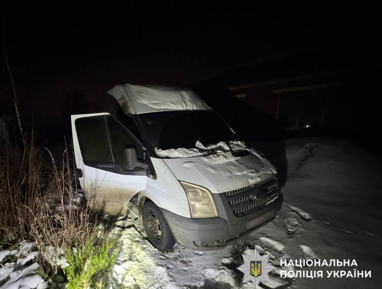 Під Києвом чоловік через неприязнь підпалив автомобіль знайомого. Подробиці та фото