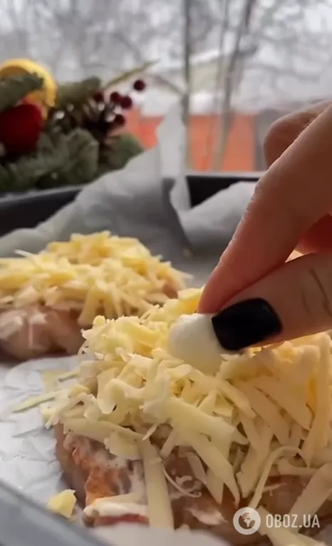 Сочное куриное филе с ананасами и сыром: делимся рецептом сытного блюда для обеда