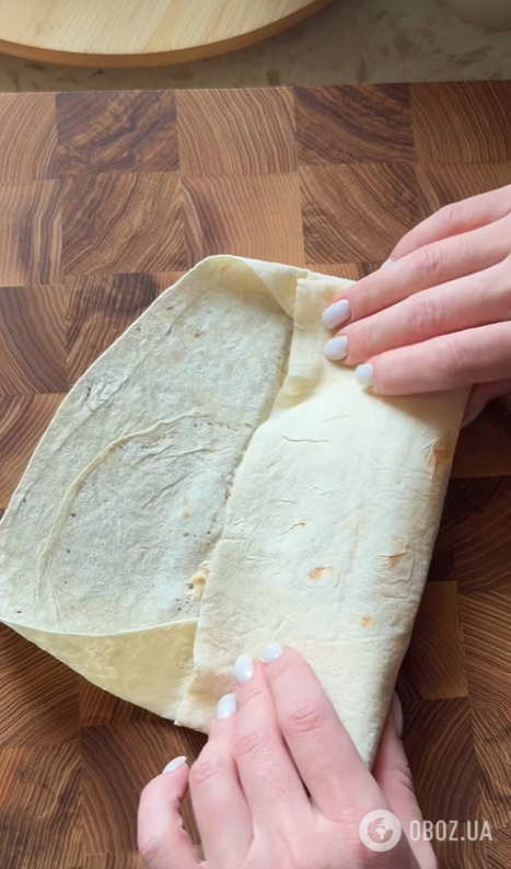 Трубочки из лаваша за 15 минут: добавьте курицу и сыр