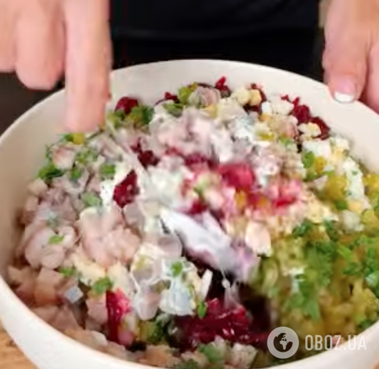 Полезный и вкусный салат из свеклы и сельди на каждый день: готовится блюдо 10 минут