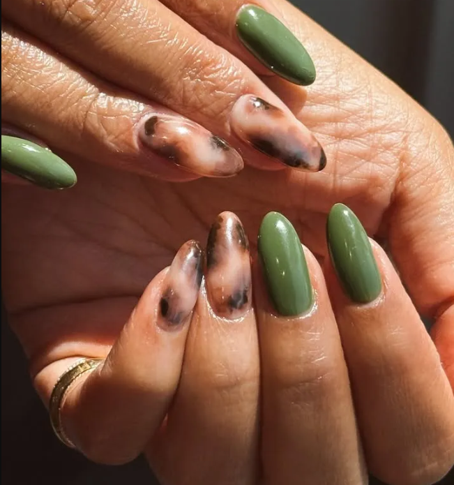 Какой маникюр модный в 2026 году: лучшие сочетания цветов