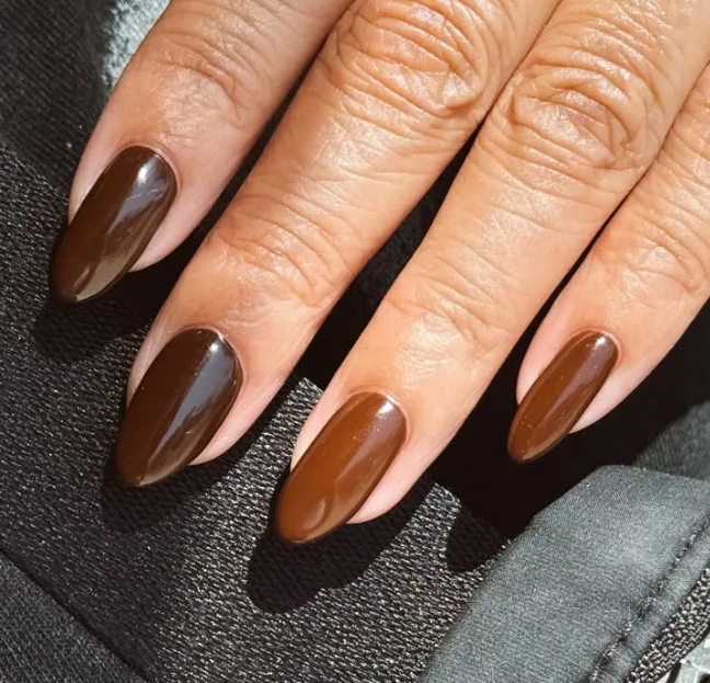 Какой маникюр модный в 2026 году: лучшие сочетания цветов