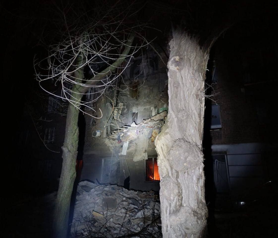 Росія вдарила "Іскандерами" по Кривому Рогу: загинула жінка, 23 поранених, серед них – 6 дітей. Фото, відео