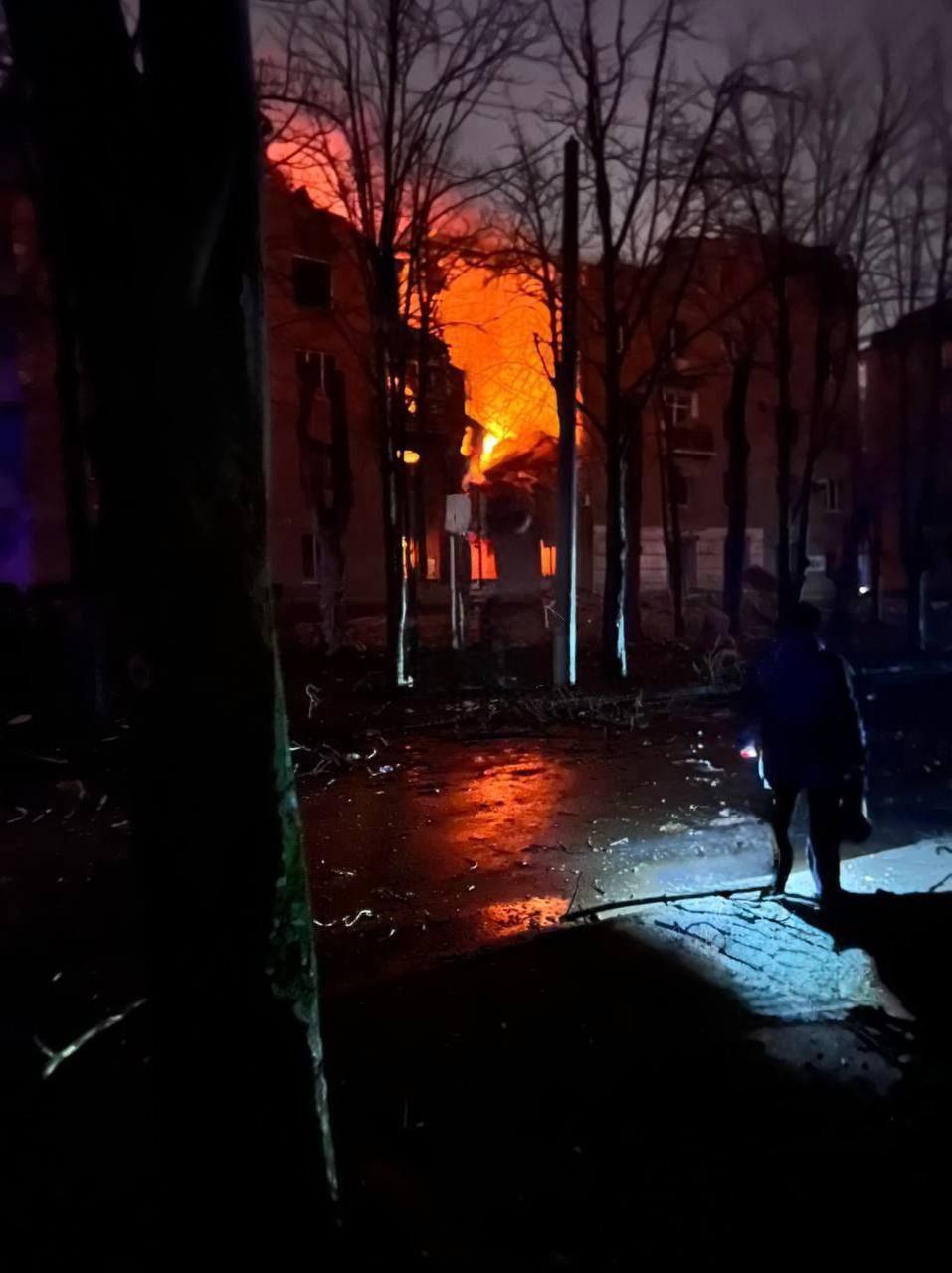 Росія вдарила "Іскандерами" по Кривому Рогу: загинула жінка, 23 поранених, серед них – 6 дітей. Фото, відео