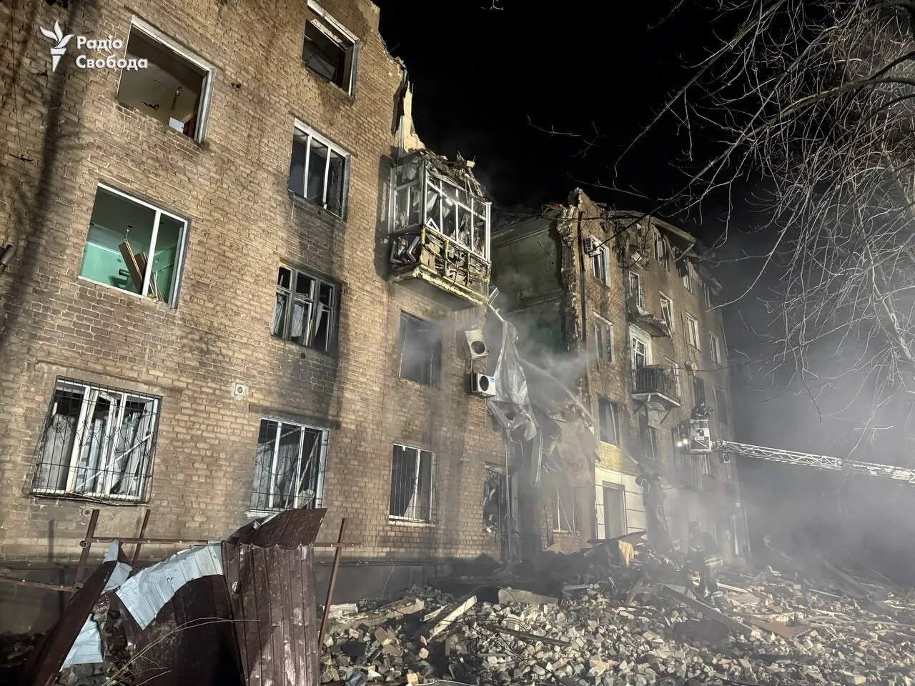 Росія вдарила "Іскандерами" по Кривому Рогу: загинула жінка, 23 поранених, серед них – 6 дітей. Фото, відео