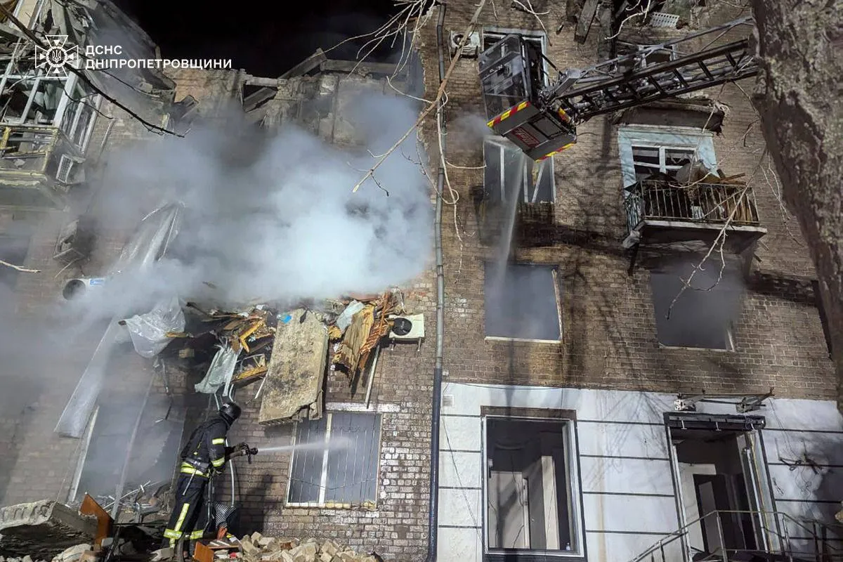 Росія вдарила "Іскандерами" по Кривому Рогу: загинула жінка, 23 поранених, серед них – 6 дітей. Фото, відео