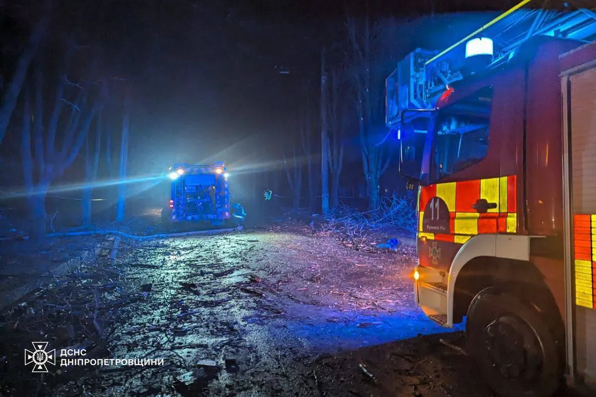 Росія вдарила "Іскандерами" по Кривому Рогу: загинула жінка, 23 поранених, серед них – 6 дітей. Фото, відео