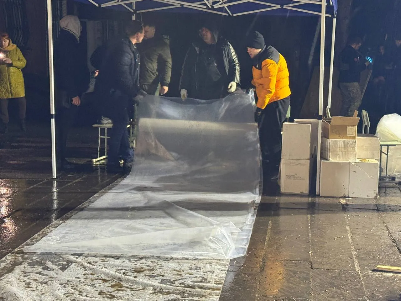 Росія вдарила "Іскандерами" по Кривому Рогу: загинула жінка, 23 поранених, серед них – 6 дітей. Фото, відео