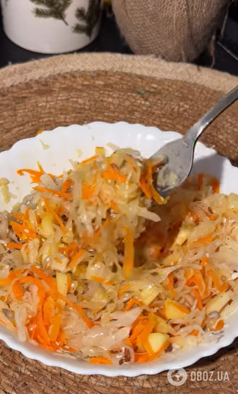 Как приготовить вкусный салат из квашеной капусты: на каждый день и для праздничного стола