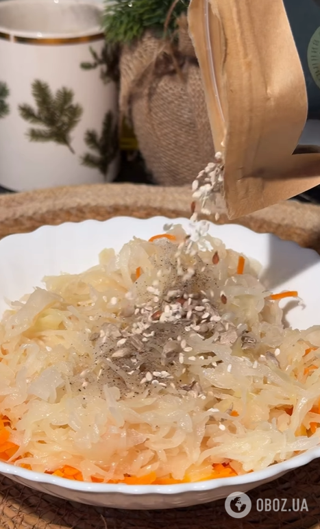 Как приготовить вкусный салат из квашеной капусты: на каждый день и для праздничного стола