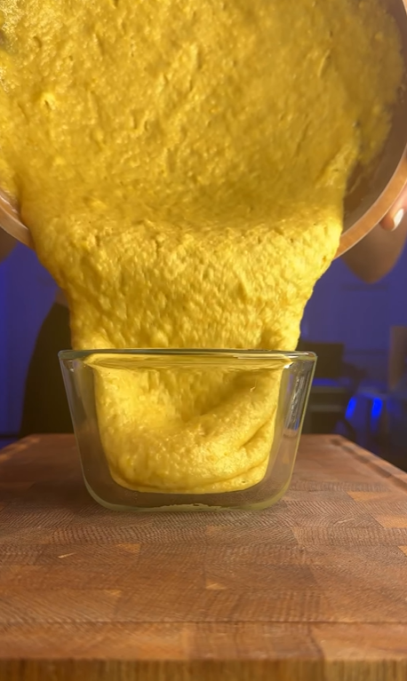 Ароматний апельсиновий кекс з кремом до чаю: ділимось простим рецептом випічки