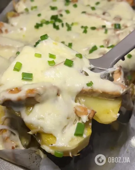 Вкусный картофель под сыром в духовке: как приготовить сытное блюдо на ужин