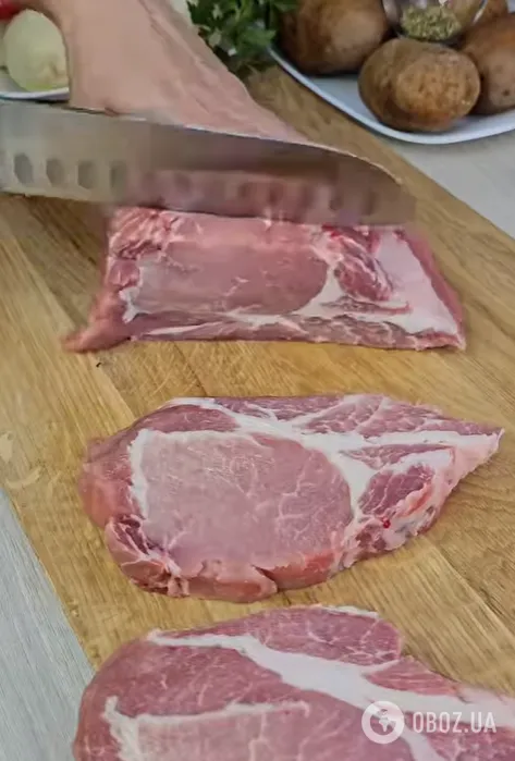 Можно приготовить даже зимой: рецепт сочного шашлыка с картофелем и луком в духовке