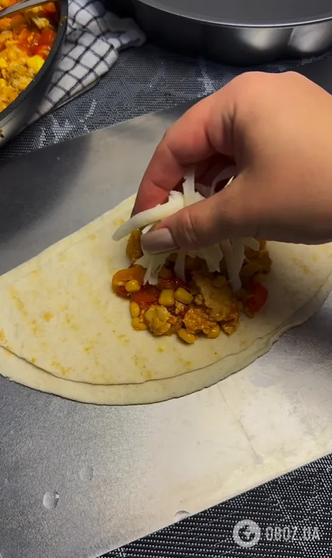 Сытный лаваш с начинкой за 15 минут: делимся элементарным рецептом
