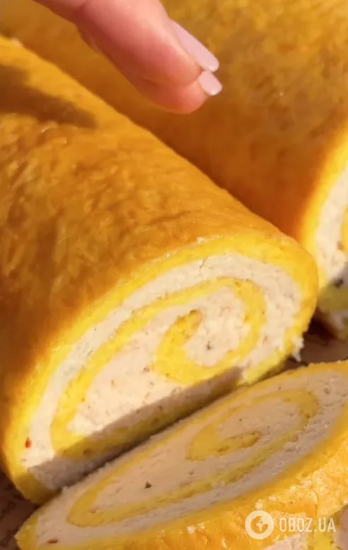 Вкуснее, чем котлеты, колбаса и бризоли: очень сытный сырно-мясной рулет с фаршем