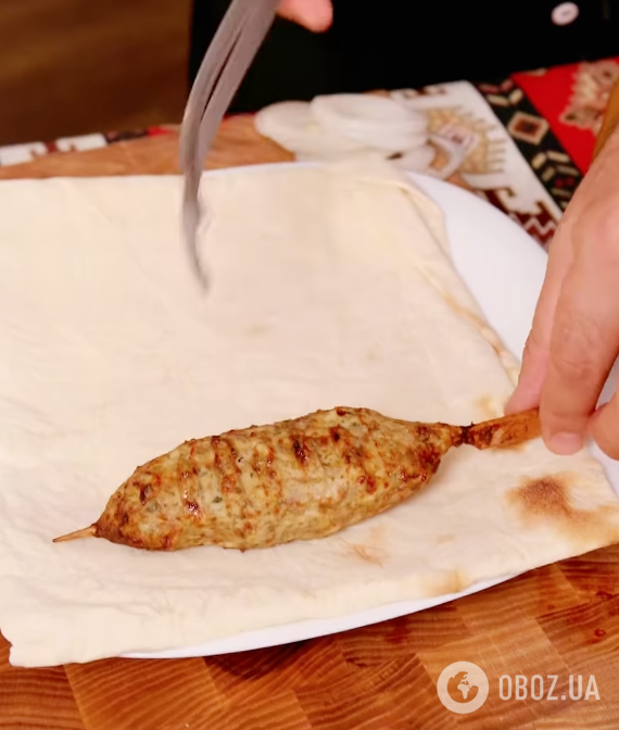 В сто раз вкуснее, чем котлеты: сочный люля-кебаб из двух видов фарша по рецепту Алика Мкртчяна