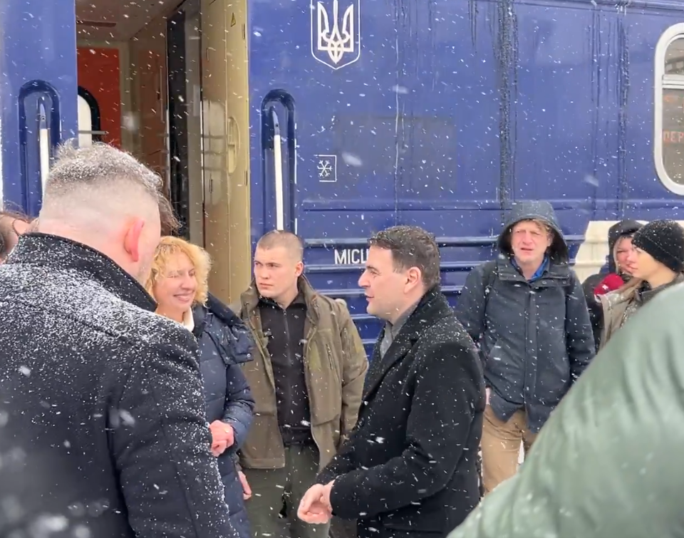 Новий глава МЗС Чехії прибув з візитом до України: його потяг затримався через російську атаку. Фото і відео
