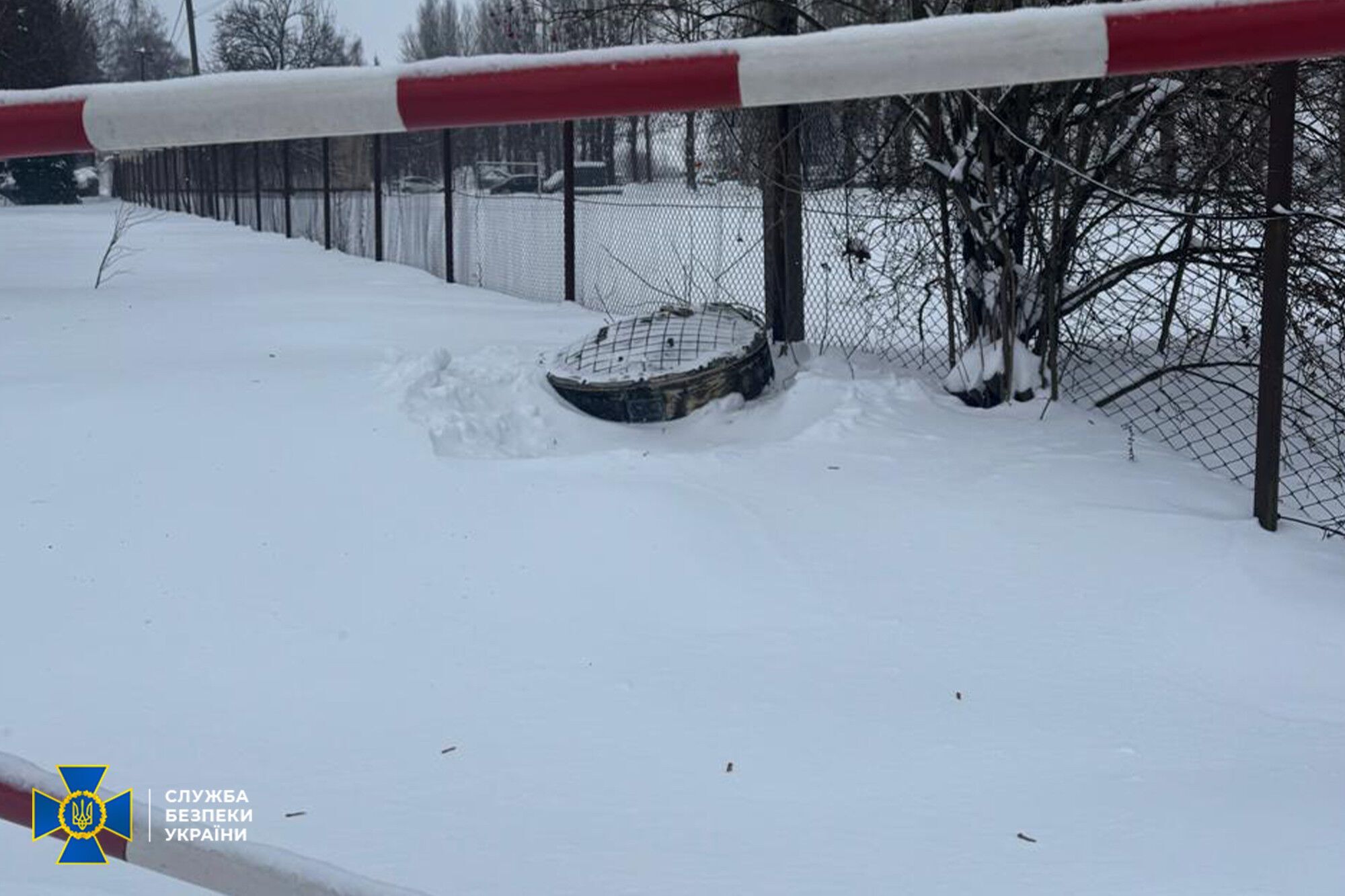 "Имеют статус вещественных доказательств": СБУ показала обломки "Орешника", которым РФ ударила по Львовщине. Фото