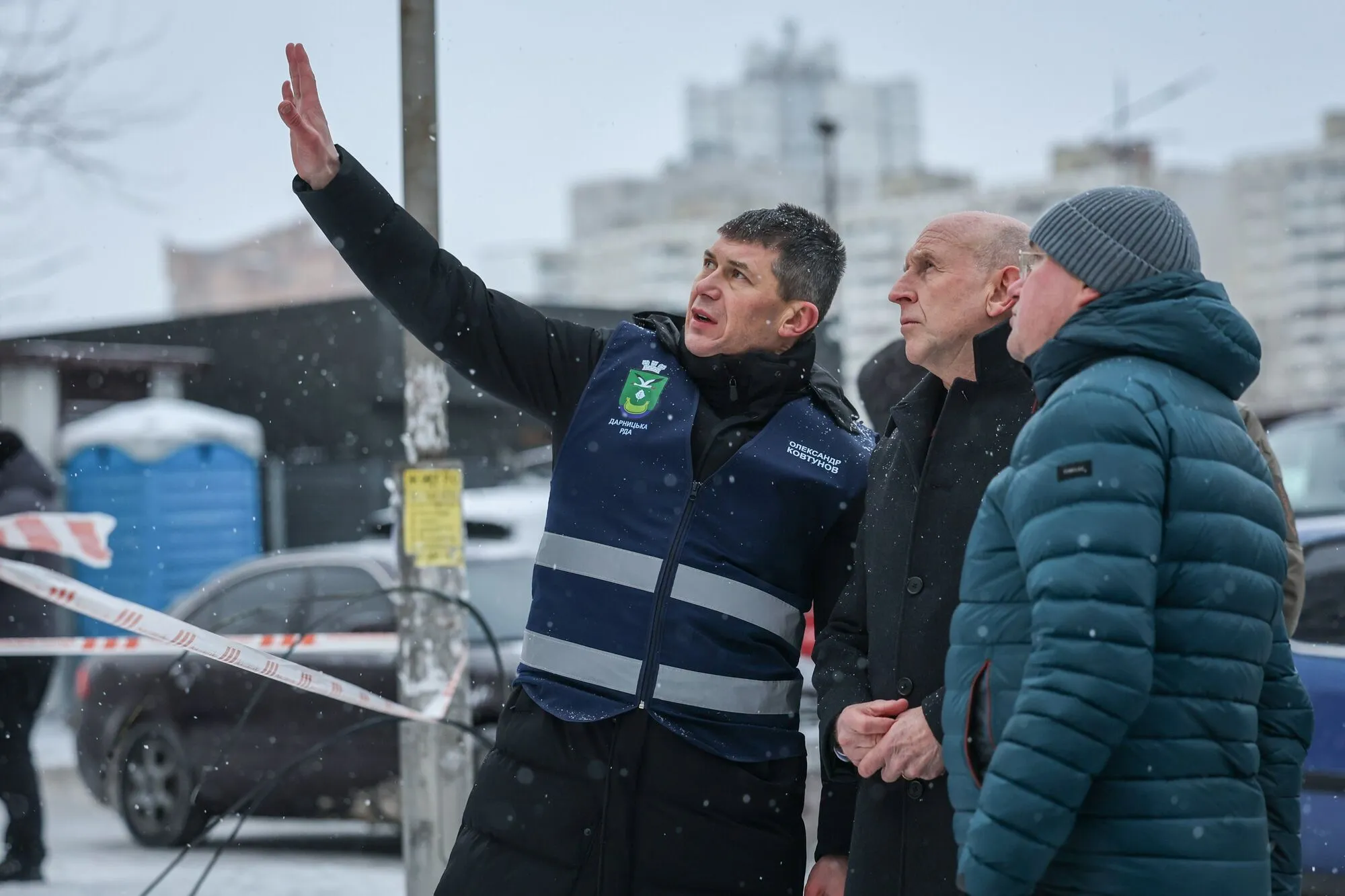 "Путін говорить про мир, але посилює ескалацію": Гілі відвідав місце прильоту російського "Шахеда" у Києві. Відео