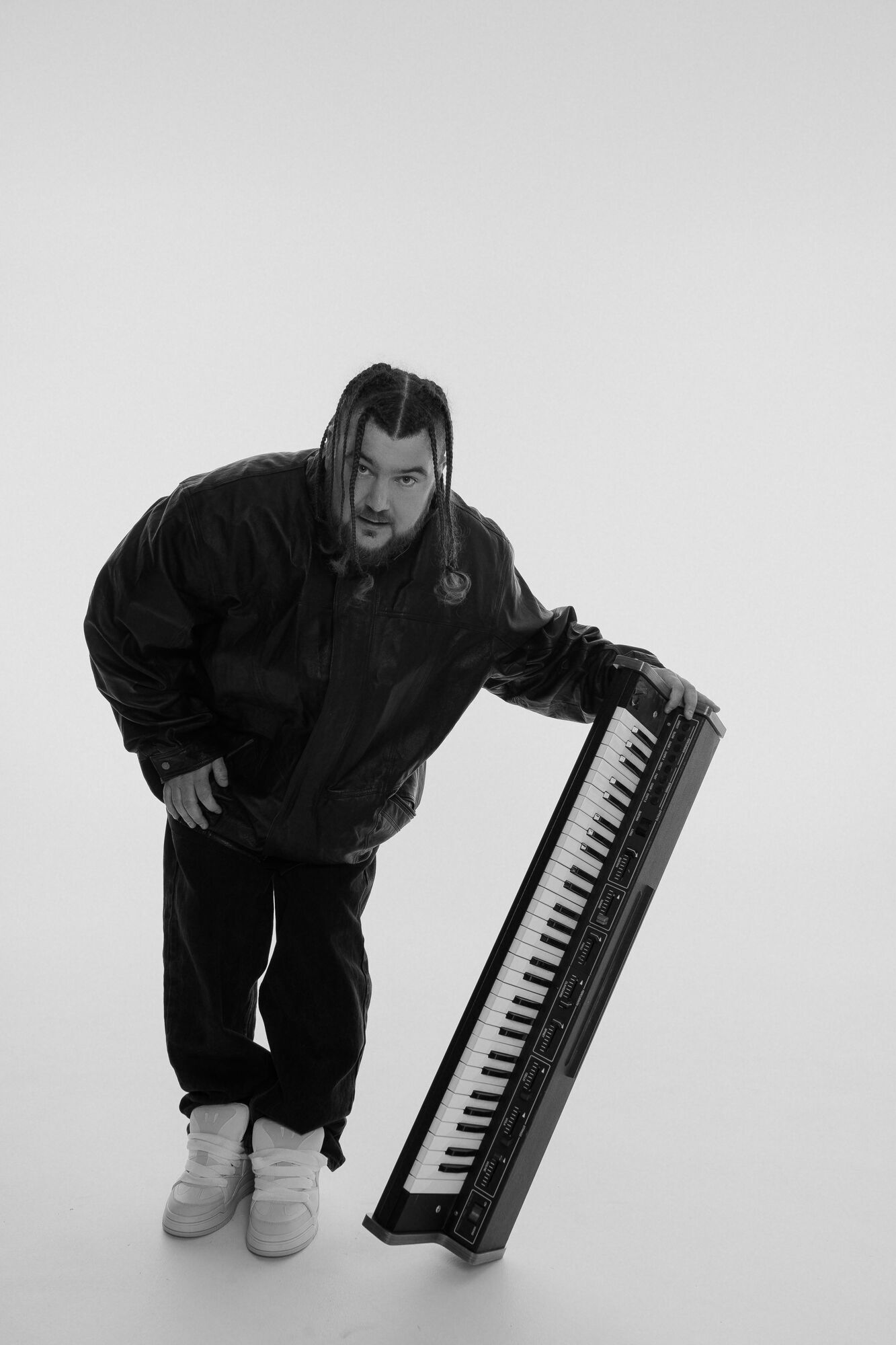 Звідки береться сила: PROBASS ∆ HARDI випустили нову пісню "Коріння"