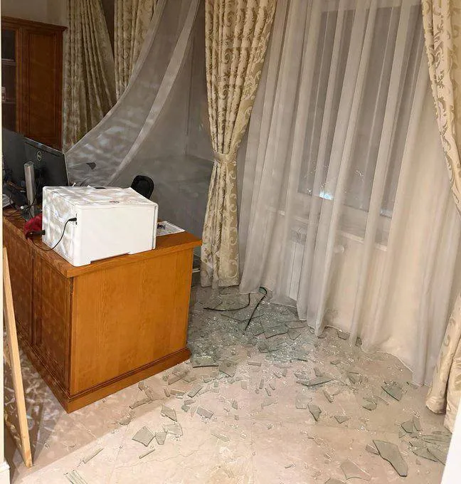 Росія ударом по Києву пошкодила будівлю посольства Катару. Подробиці та фото