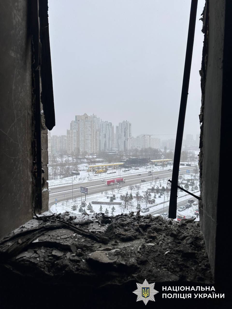 Будет проведена идентификация: в полиции рассказали о погибших в результате российской атаки на Киев. Фото и видео