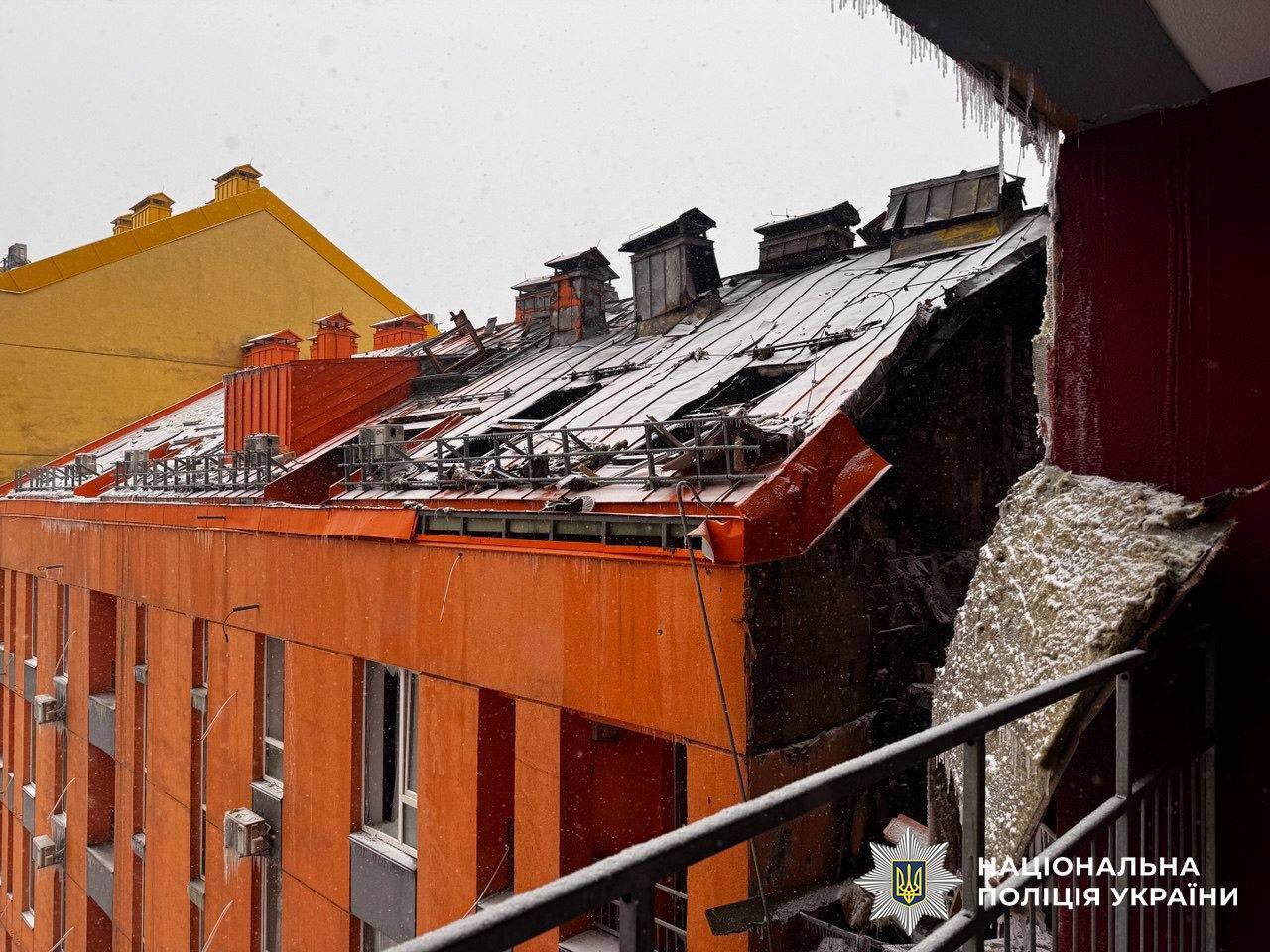 Будет проведена идентификация: в полиции рассказали о погибших в результате российской атаки на Киев. Фото и видео