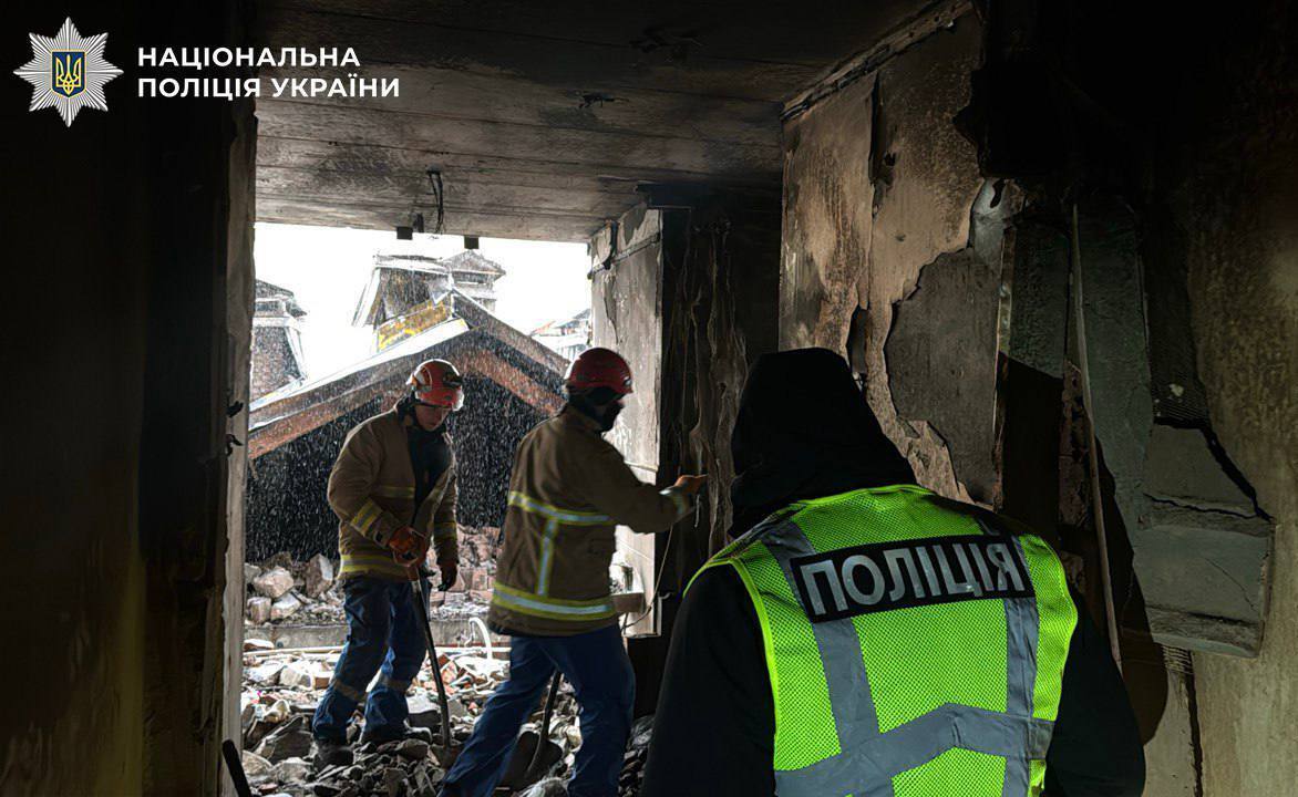 Будет проведена идентификация: в полиции рассказали о погибших в результате российской атаки на Киев. Фото и видео