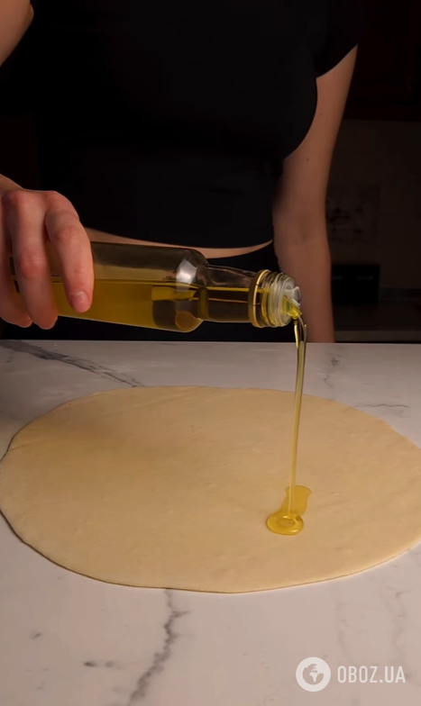 Сытные рулетики с мясом: просто заверните начинку в эластичное тесто