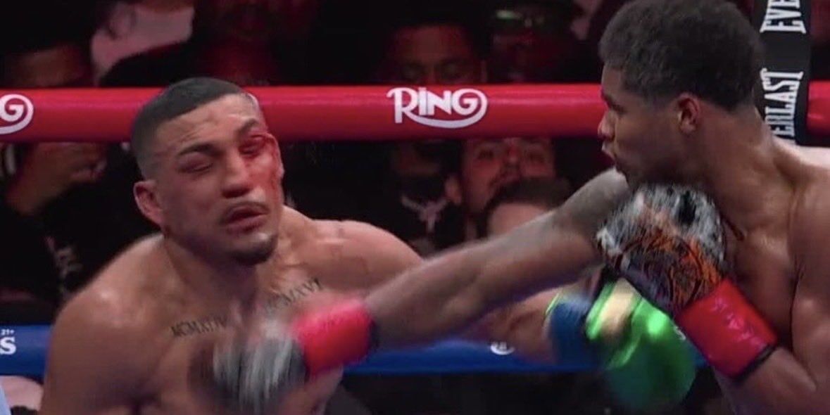 Найкращий боксер планети виграв бій з історичним світовим рекордом. Відео