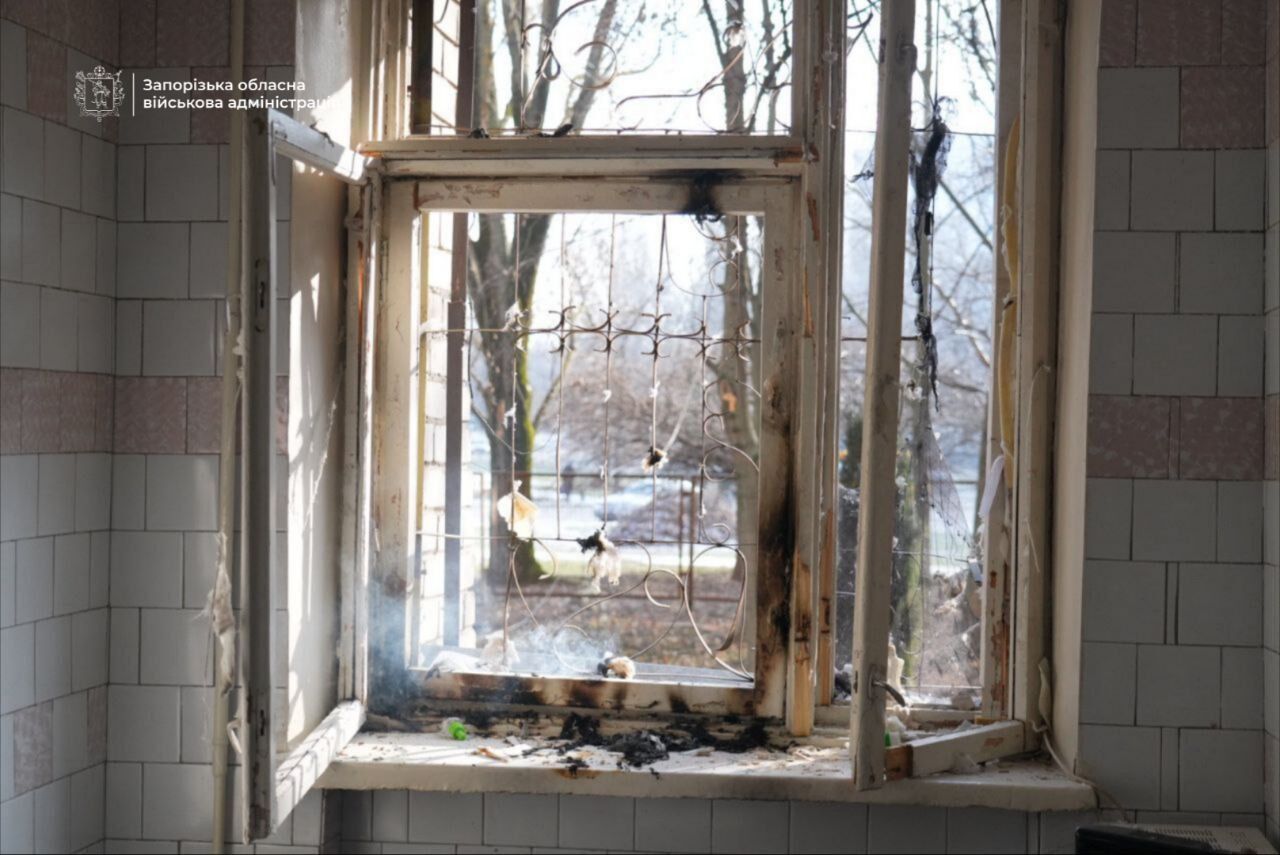 Армия России атаковала роддом в Запорожье: двое пострадавших. Фото, видео