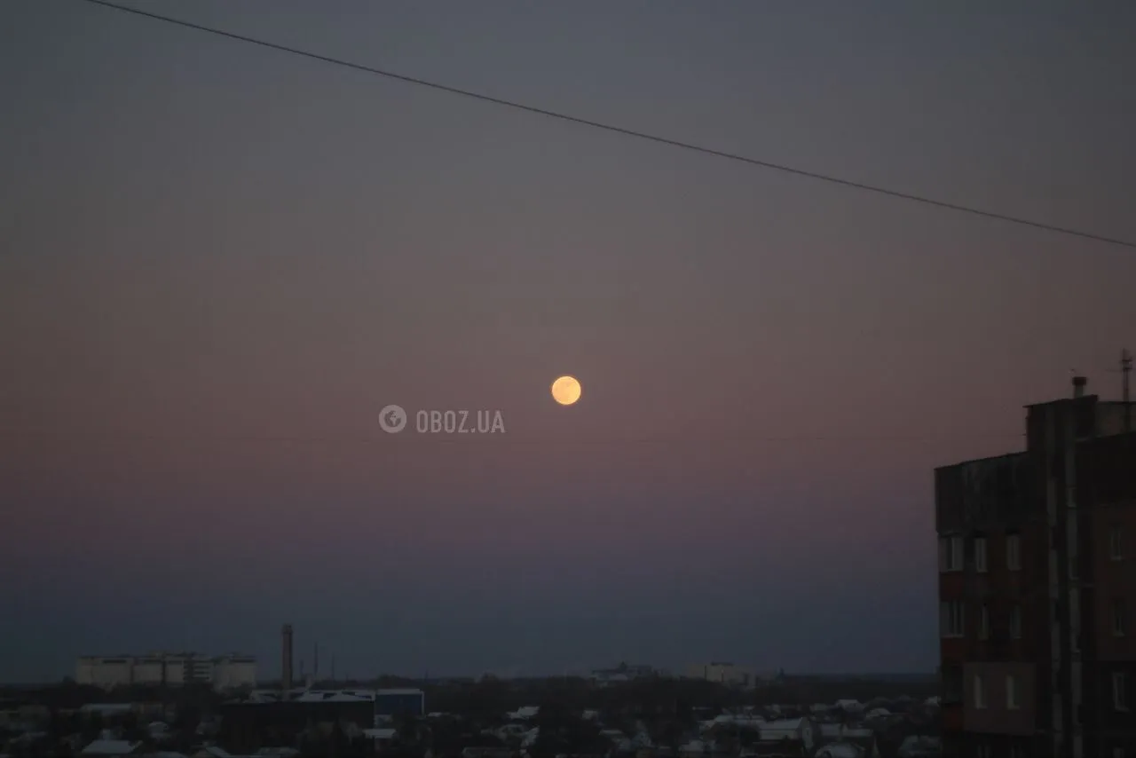 В феврале в небе появилась Снежная Луна: чем особенное это полнолуние. Фото