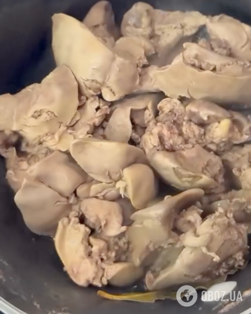 Корисний і смачний салат із курячої печінки: готується страва 10 хвилин