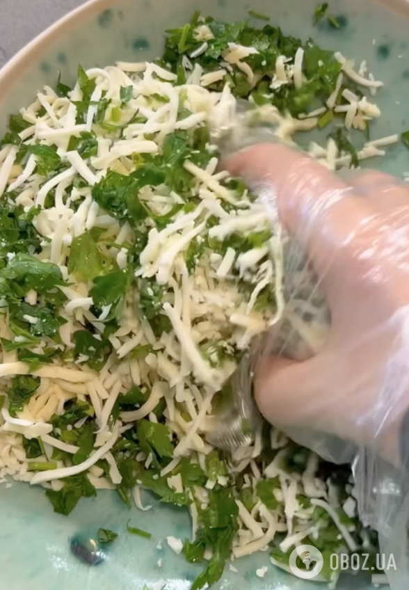 Лаваш із сиром і зеленню для перекусу: найпростіший рецепт ситної та швидкої страви