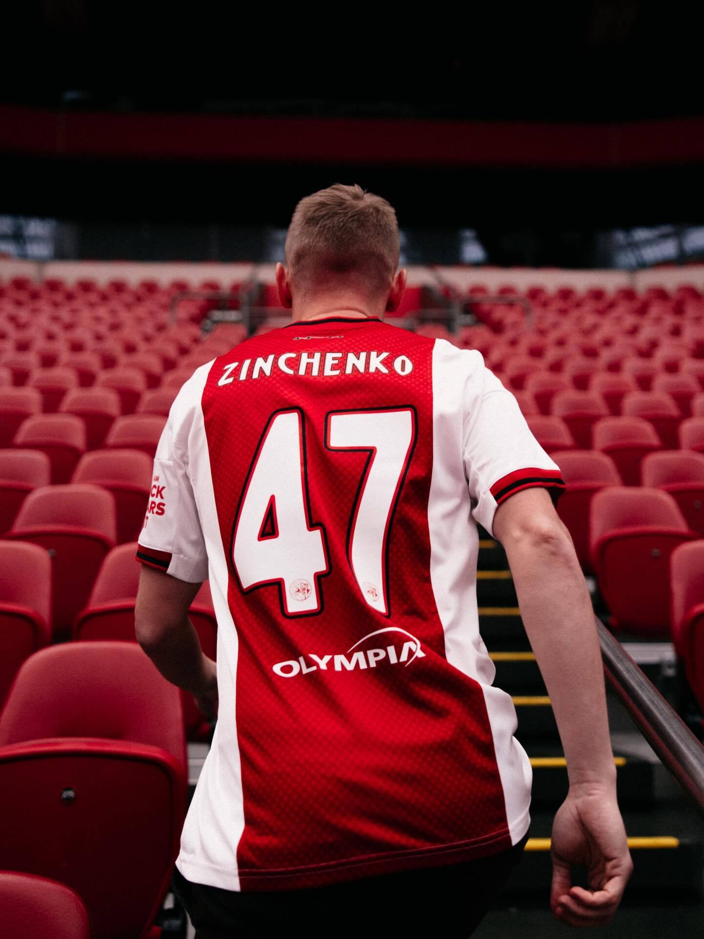 Офіційно. Зінченко, якого вигнав "Арсенал", перейшов у новий клуб